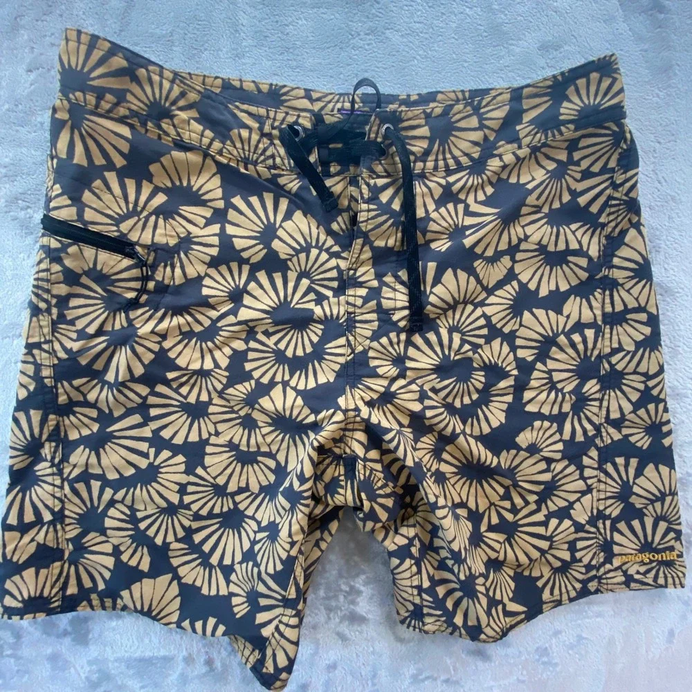 Patagonia Board Shorts Mens 32 Yellow Charcoal Fan‎ Print 6
